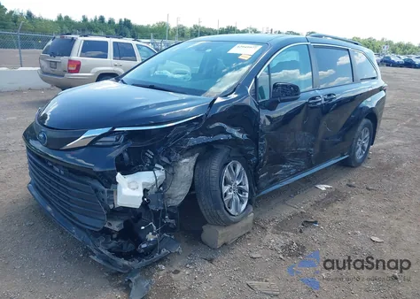 2021 Toyota Sienna Le from USA, damaged, VIN 5TDKRKEC0MS068380